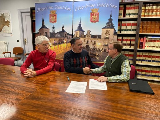 Firma del convenio de la VI Marcha Contra el Cáncer