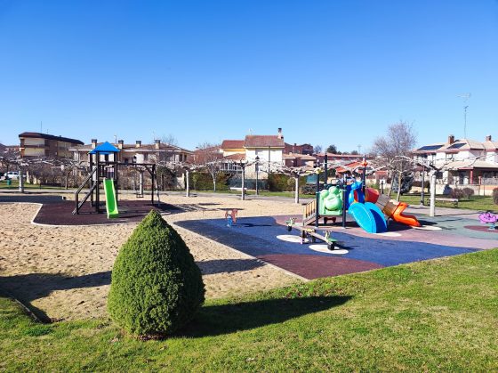 El Ayuntamiento proyecta un makroparque infantil a la entrada de la urbanización La Serna.